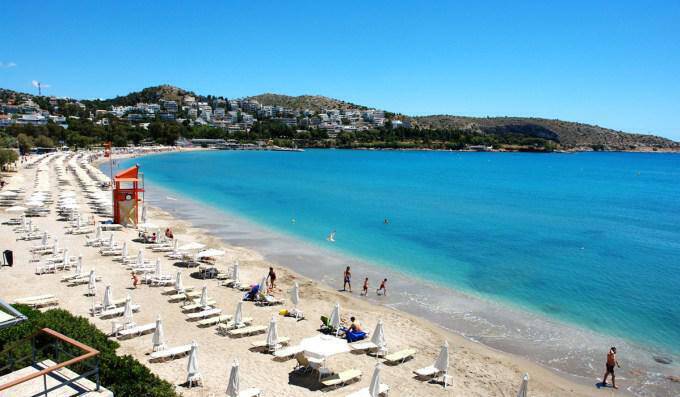 10 υπέροχες παραλίες στην Αττική για οικογένειες με παιδιά
