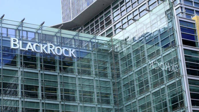 BlackRock: Η επιτυχής επιστροφή της Ελλάδας στις αγορές θα ξεμπλοκάρει τις επενδύσεις