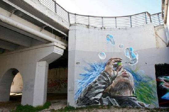 Λάρισα: Γκράφιτι ενάντια στο μίσος (pics)