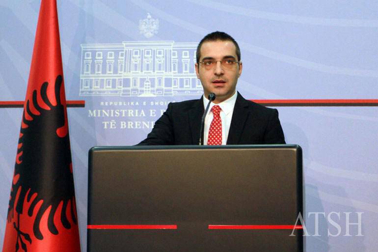Αποφυλακίστηκε υπουργός της Αλβανίας που κατηγορούνταν για υπόθεση ναρκωτικών