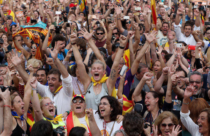 Ισπανία: Στους δρόμους 1 εκατομμύριο Καταλανοί -Ζητούν ανεξαρτησία