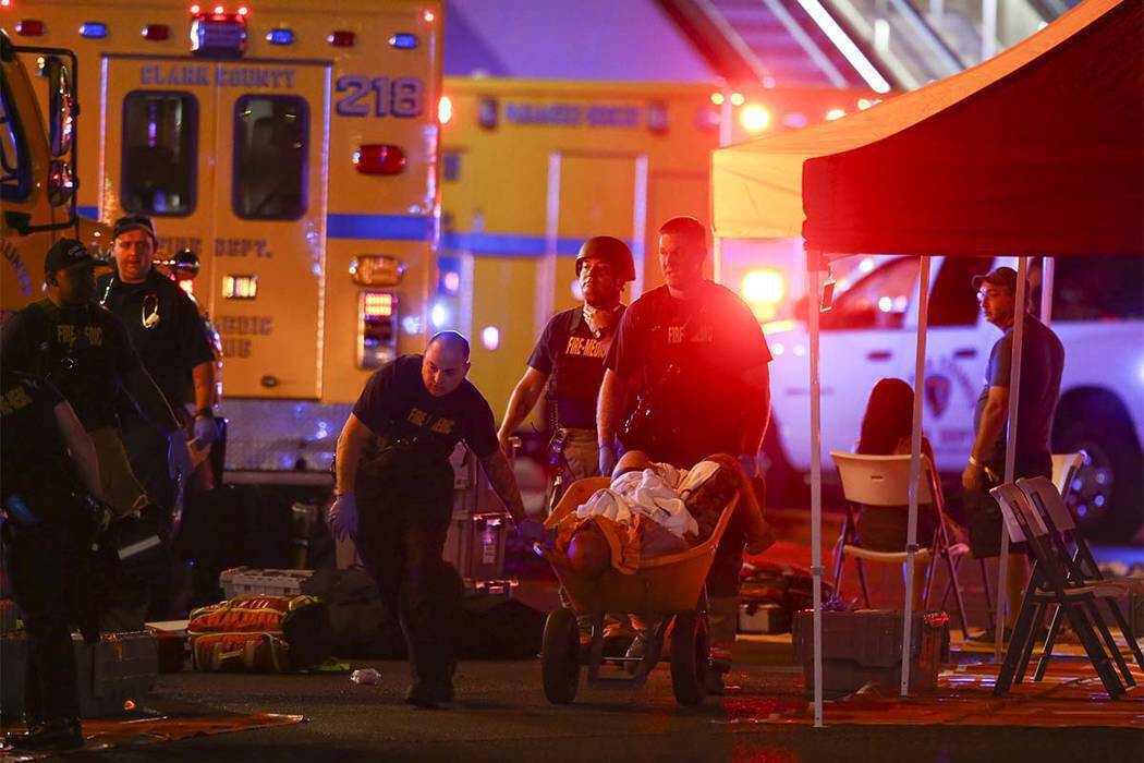Μακελειό στο Λας Βέγκας: Πάνω από 20 νεκροί και 100 τραυματίες από την ένοπλη επίθεση (pics&vids)