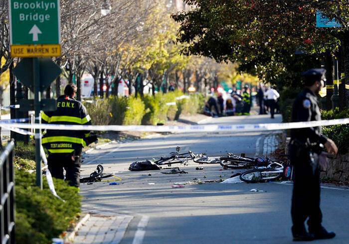 Μανχάταν: Φορτηγό παρέσυρε πεζούς και ποδηλάτες – Τουλάχιστον 6 νεκροί και 15 τραυματίες (pics)