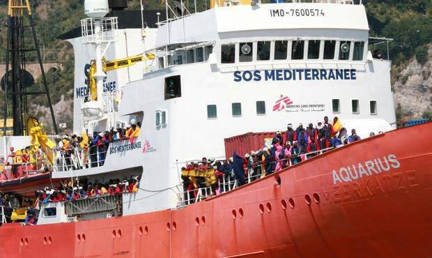Στη Σικελία έφτασε το «πλοίο των παιδιών», με 606 πρόσφυγες και μετανάστες