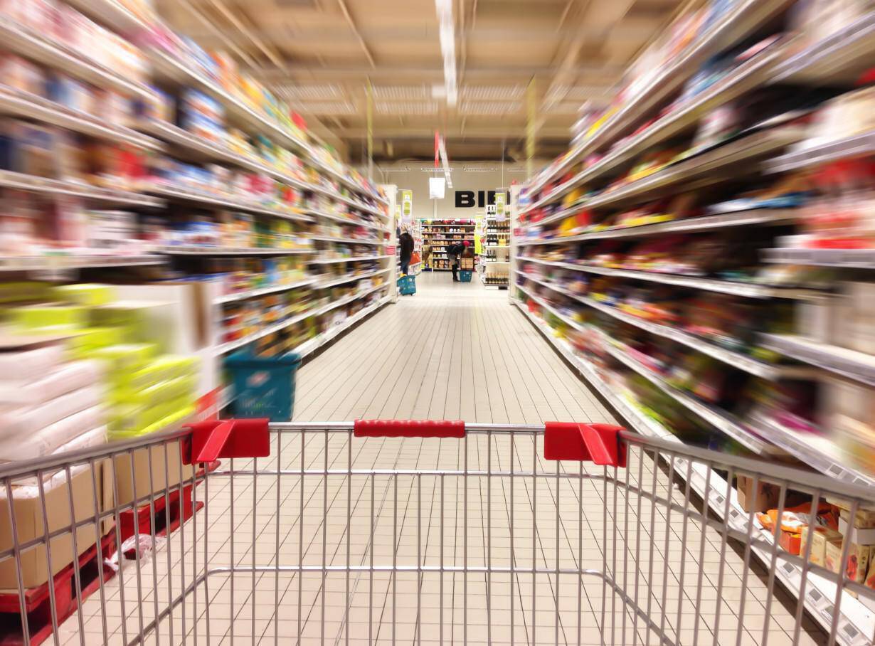 Aλυσίδες σούπερ μάρκετ και λιανεμπορίου: Αυξήσεις και κατώτατος μισθός 1.000 ευρώ