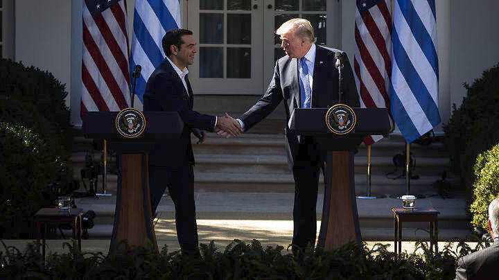 Ο Ντ. Τραμπ στηρίζει Ελλάδα: Έκκληση για επενδύσεις και ελάφρυνση χρέους