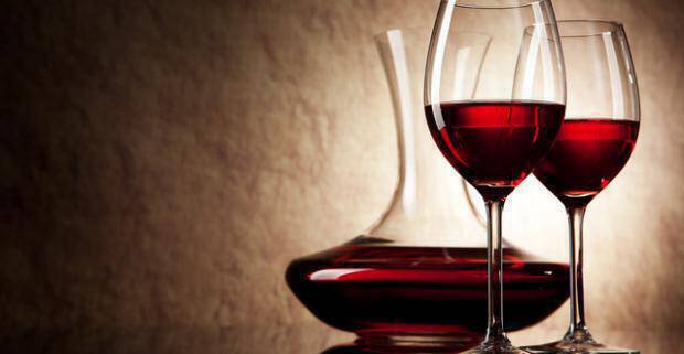 Κορονοϊός: Οι παραγγελίες κρασιού έκαναν βουτιά – Η πρόταση για αντισηπτικά
