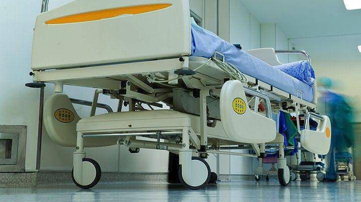 Τραυματίες-εγκαυματίες στα νοσοκομεία: 71 ενήλικες, 23 παιδιά, οι 10 διασωληνωμένοι