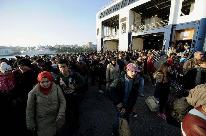 Μυτιλήνη: Πάνω από 250 πρόσφυγες και μετανάστες αναχώρησαν για τον Πειραιά