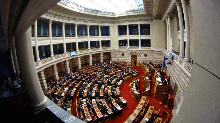 Βουλή: LIVE η συζήτηση – Κυρώνονται οι συμβάσεις για φρεγάτες και Rafale – «Μαστιγώνει» ο ΣΥΡΙΖΑ