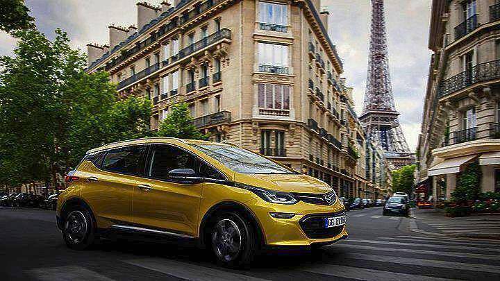 Opel: Με τo καλοριφέρ στάθμευσης λύνει το θέμα του ξεθαμπώματος του παρμπρίζ