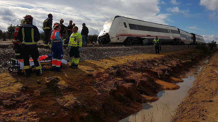 Τουλάχιστον 21 τραυματίες από εκτροχιασμό τρένου στη Σεβίλλη