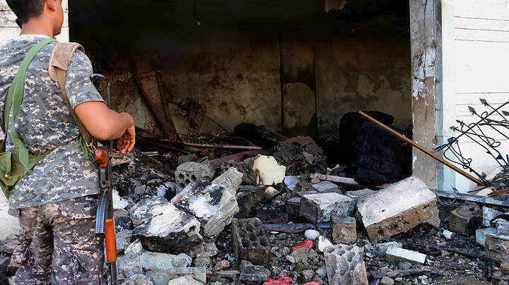 Τουλάχιστον δύο νεκροί από επίθεση στο υπουργείο Οικονομικών της Υεμένης
