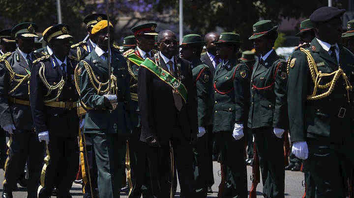 Ζιμπάμπουε: Ο στρατός απέκλεισε την πρόσβαση σε υπουργεία, κοινοβούλιο, δικαστήρια – Υπό κράτηση ο ΥΠΟΙΚ