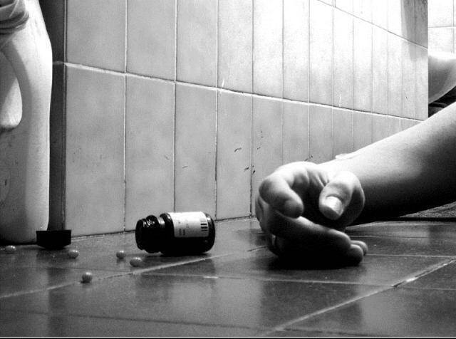 Ηράκλειο: Απόπειρα αυτοκτονίας 16χρονης – Κλείστηκε στο δωμάτιό της και πήρε χάπια