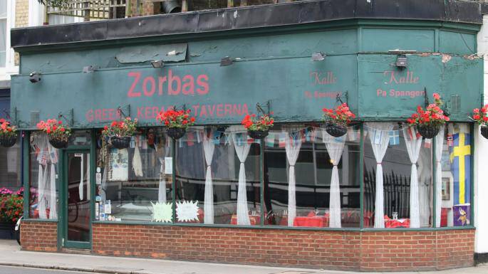 Eλληνικό εστιατόριο στο Λονδίνο έχει γίνει viral, ότι είναι το χειρότερο