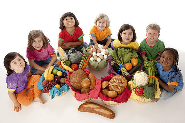 Μύθοι και αλήθειες για τη διατροφή των παιδιών