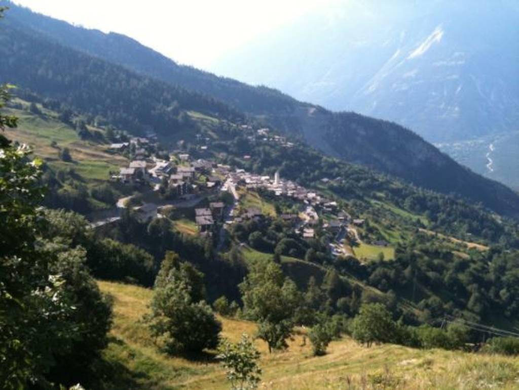 Ελβετία: Ένα χωριό που σε πληρώνει για να ζήσεις εκεί