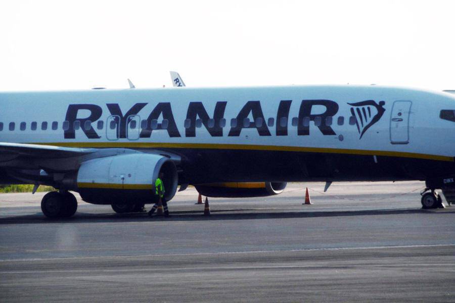 Ryanair: Πτήσεις με 10 ευρώ λόγω Black Friday!