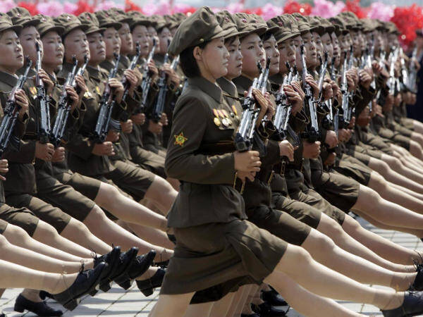 Βόρεια Κορέα: Βιασμοί και γυναίκες χωρίς περίοδο στο στρατό