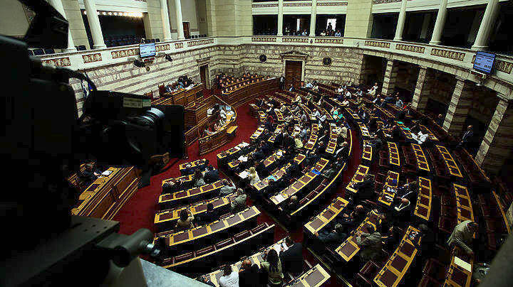 Βουλή: Ψηφίστηκε από τις επιτροπές το πολυνομοσχέδιο για το κλείσιμο της δ΄ αξιολόγησης