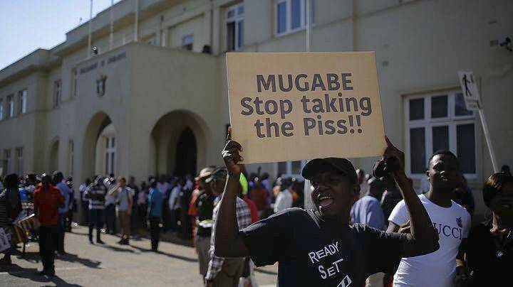 Ζιμπάμπουε: Παραιτήθηκε ο πρόεδρος Μουγκάμπε