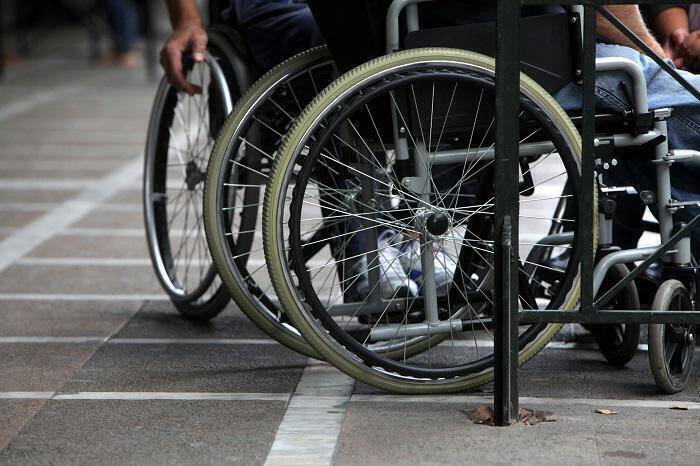 Δήμος Αχαρνών: Προσφορά τριών αναπηρικών αμαξιδίων