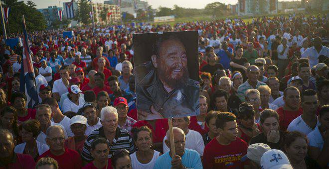 Ένας χρόνος από το θάνατο του Φιντέλ Κάστρο – Η Κούβα τιμά τη μνήμη του
