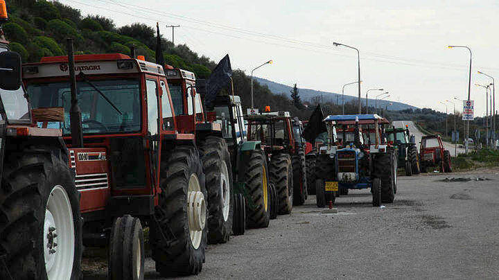 Ζεσταίνουν τις… μηχανές οι αγρότες – Έτοιμοι για κινητοποιήσεις
