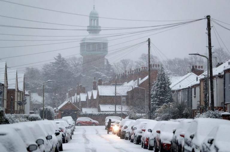 Χάος στη Βρετανία από τις σφοδρές χιονοπτώσεις-Η κακοκαιρία χτυπάει και τη Γαλλία