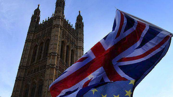 O Μπλερ για το Brexit της Μέι: Πρέπει να τελειώσει με ένα νέο δημοψήφισμα