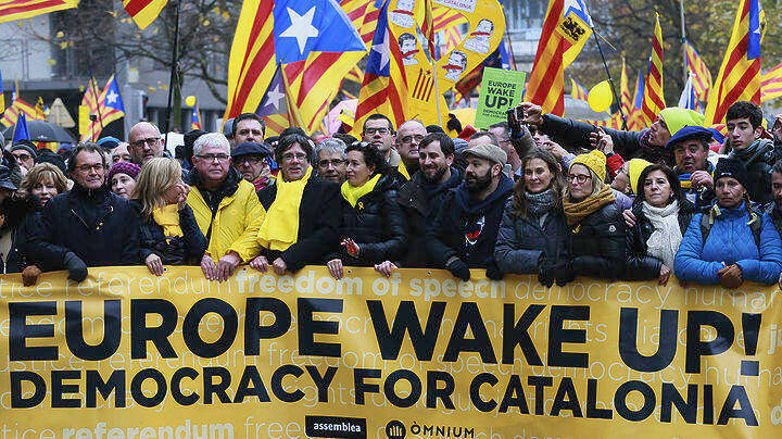 Βρυξέλλες: Στους δρόμους 45.000 άνθρωποι «υπέρ» της ανεξαρτησίας της Καταλονίας