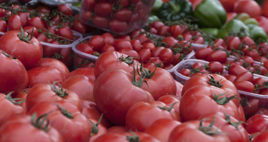 Πάνω από 8 τόνοι “ύποπτης” ντομάτας στον Πειραιά