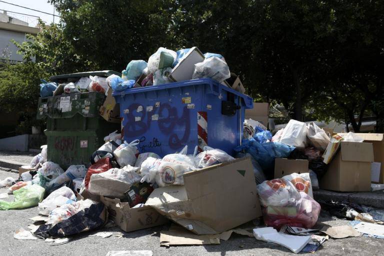 Έκκληση του δήμου Αθηναίων: Με… μέτρο τα σκουπίδια τις γιορτές!