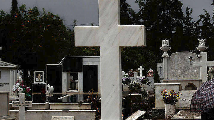 Ανείπωτη τραγωδία στην Άρτα: Σκηνές αρχαίας τραγωδίας σήμερα στην κηδεία του βρέφους