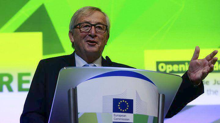 Γιούνκερ: «Θετική και εποικοδομητική» για το μέλλον της Ευρώπης η γερμανική συμφωνία