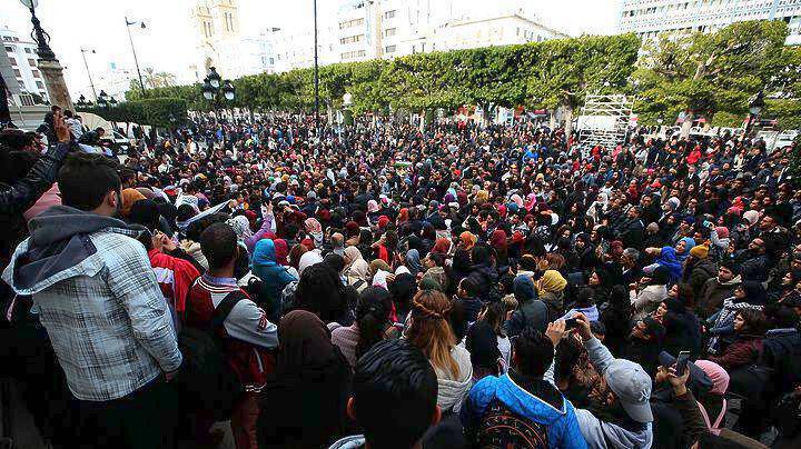 Νέες ταραχές, για τρίτη νύχτα, σε πολλές πόλεις της Τυνησίας