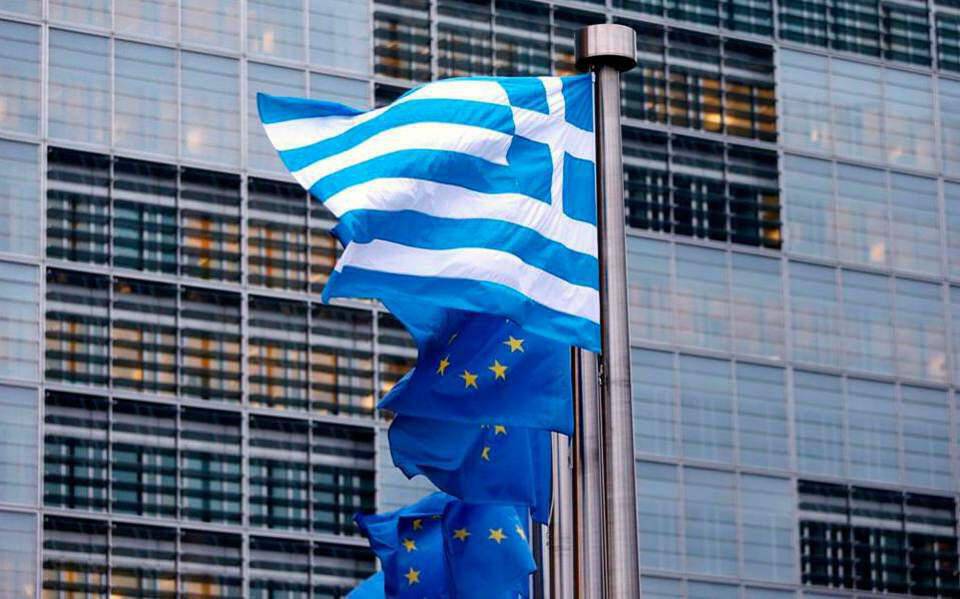Τι σημαίνουν για την Ελλάδα οι υπόγειες κόντρες Κομισιόν με ΔΝΤ