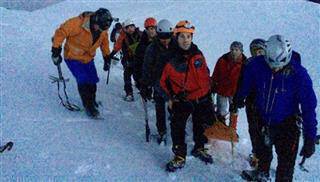8 φωτογραφίες από τη διάσωση της 35χρονης ορειβάτισσας στον Ολυμπο