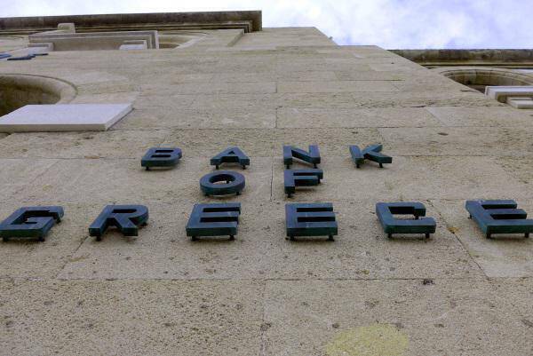 “Κινητικότητα” στις ελληνικές τράπεζες ενόψει πλειστηριασμών και stress tests