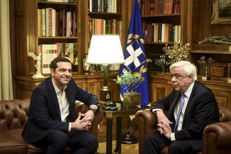 Παυλόπουλος και Τσίπρας μπροστά στις κάμερες