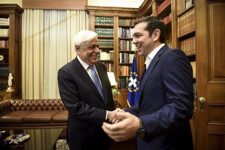 Παυλόπουλος και Τσίπρας συμφώνησαν για λύσεις που σέβονται την ιστορία και το ευρωπαϊκό κεκτημένο