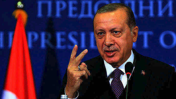 Ο Guardian κατακεραυνώνει τον Ερντογάν: «Η υπεροψία του είναι υπεύθυνη για την τουρκική αποσταθεροποίηση»