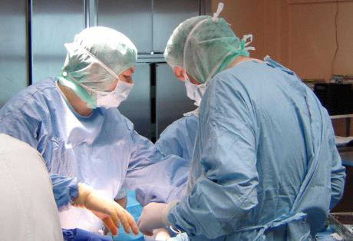 Πρωτοποριακή επέμβαση αφαίρεσης όγκου του εγκεφάλου στο «Παπανικολάου»