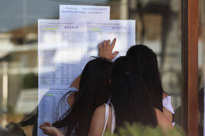 Γαβρόγλου: Περισσότεροι από 3.000 οι επιπλέον εισακτέοι στην τριτοβάθμια εκπαίδευση