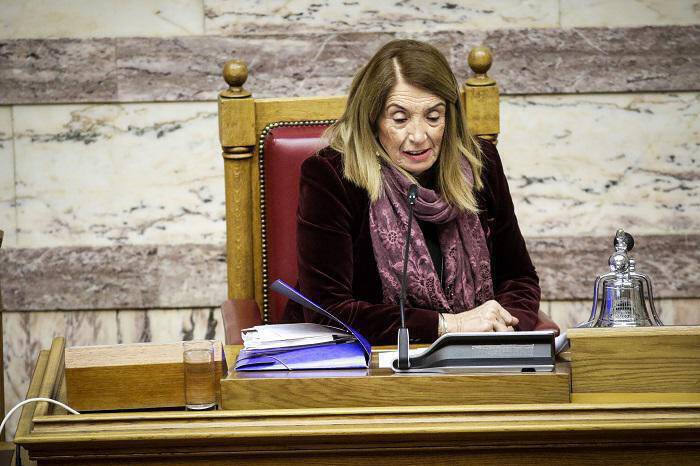 Βουλή: Η  Χριστοδουλοπούλου έστειλε στο… διάολο το βουλευτή της Ν.Δ. Χαράλαμπο Αθανασίου (vid)