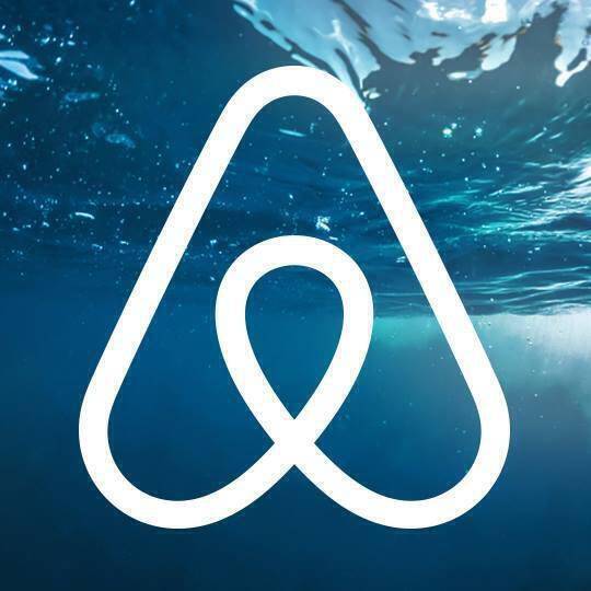 Airbnb: Άνοιξε η πλατφόρμα! 91 μέρες περιθώριο να δηλώσετε εισοδήματα αλλιώς…