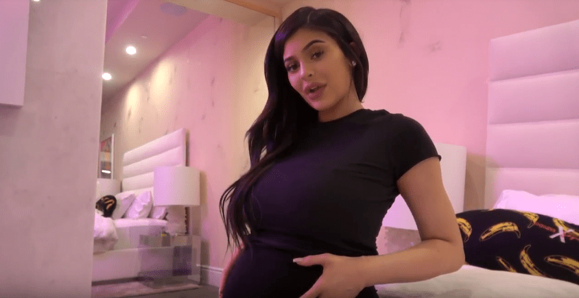 Γέννησε η Kylie Jenner: Η «κρυφή» της εγκυμοσύνη και οι αποκαλύψεις στα social media