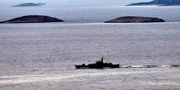 Σκηνικό πολέμου στήνουν οι Τούρκοι στα Ίμια- 11 πολεμικά πλοία στις βραχονησίδες