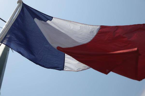Γαλλία: “Αδικαιολόγητοι και άδικοι” οι δασμοί των ΗΠΑ